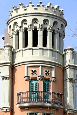 Башни на фасаде