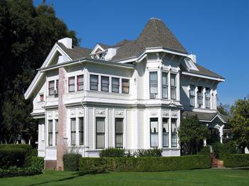 Дом в викторианском стиле