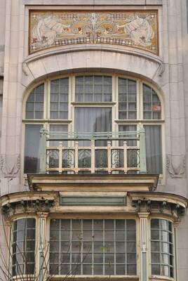 Пример фасада с интересными окнами
