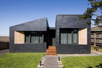Украшение дома серого цвета в современном стиле