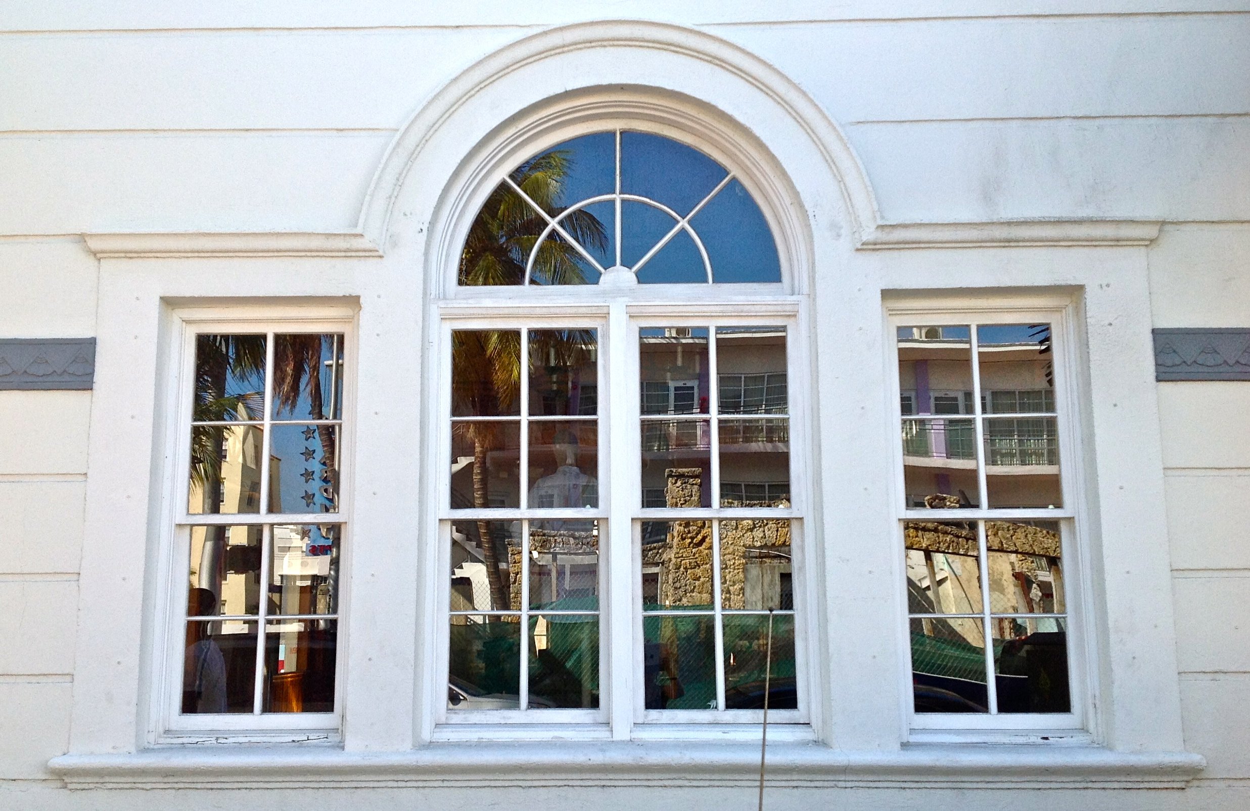 Палладианское белое окно