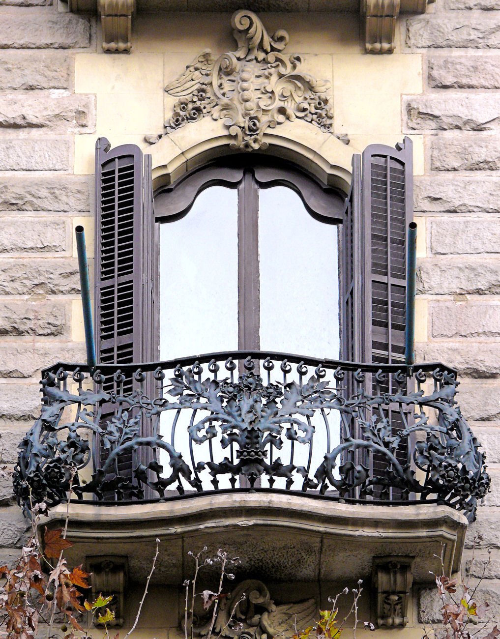 Ажурный кованный балкон