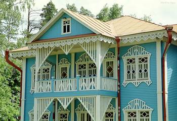 Дом голубого цвета в модерна стиле