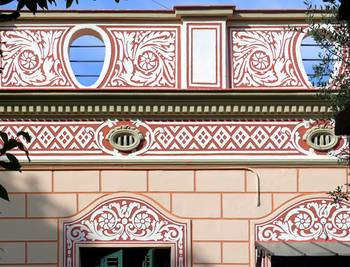 Вариант фасада розового цвета в модерна стиле
