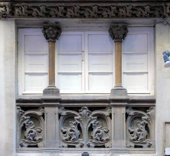 Фотография фасада в ампир стиле с колоннами