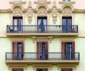 Облицовка фасада бирюзового цвета в ампир стиле