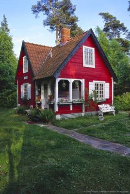 Фото дома красного цвета