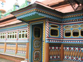 Украшение фасада в деревенском стиле