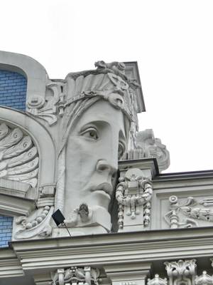 Вариант фасада в ардеко стиле с лепниной