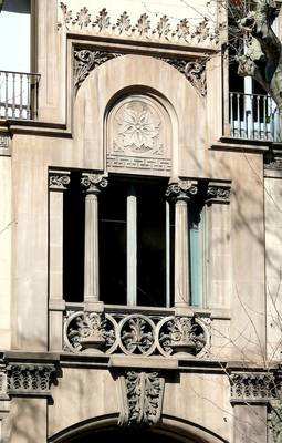 Пример колонн на фасаде дома