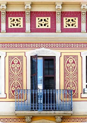Отделка фасада дома пестрого цвета в модерна стиле