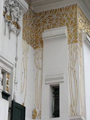 Дизайн фасада дома белого цвета в ардеко стиле