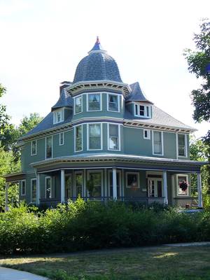 Оформление фасада дома в викторианском стиле