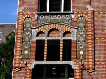 Украшение фасада в нормандском стиле