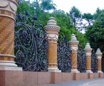 Дизайн фасада с колоннами