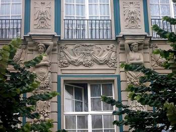 Украшение фасада в ампир стиле