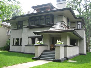 Вариант загородного дома серого цвета в прерий стиле