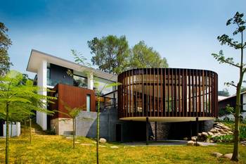 Дизайн дома с радиусными элементам
