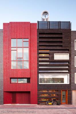 Оформление фасада красного цвета в современном стиле