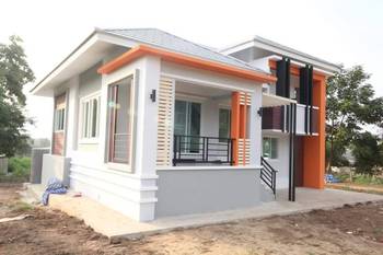 Дизайн дома пестрого цвета в авторского стиле