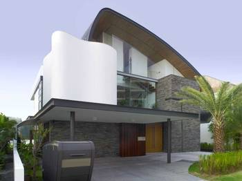 Пример красивого стеклянного фасада серого цвета
