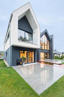 Декоративная отделка фасада серого цвета в барнхаус стиле