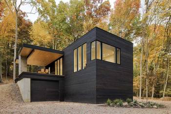 Дом черного цвета в современном стиле