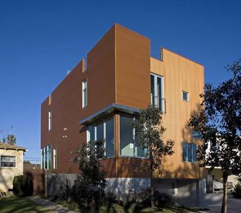 Дизайн панельного дома коричневого цвета