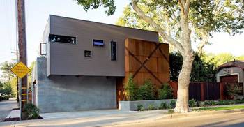 Дизайн дома пестрого цвета в современном стиле