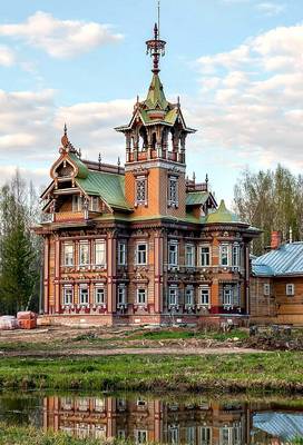 Красивый дом в псевдорусском стиле