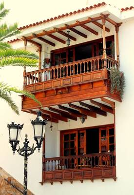 Пример балкона на загородном доме