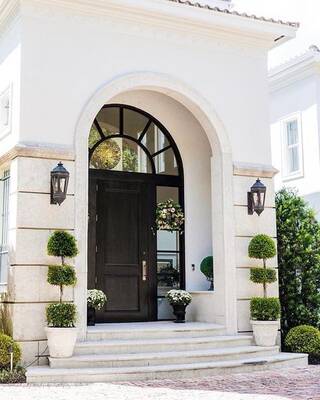 Дизайн дома с красивым входом
