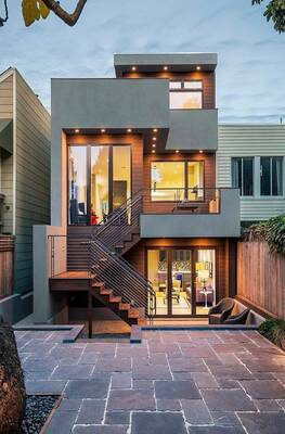 Красивый коричневый дом в современном стиле