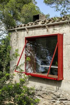 Пример дома с интересными окнами