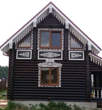 Фото дома в деревенском стиле с узорами