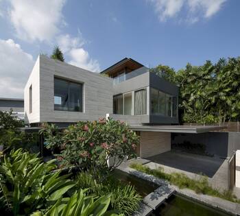 Дом фиолетового цвета в шале стиле