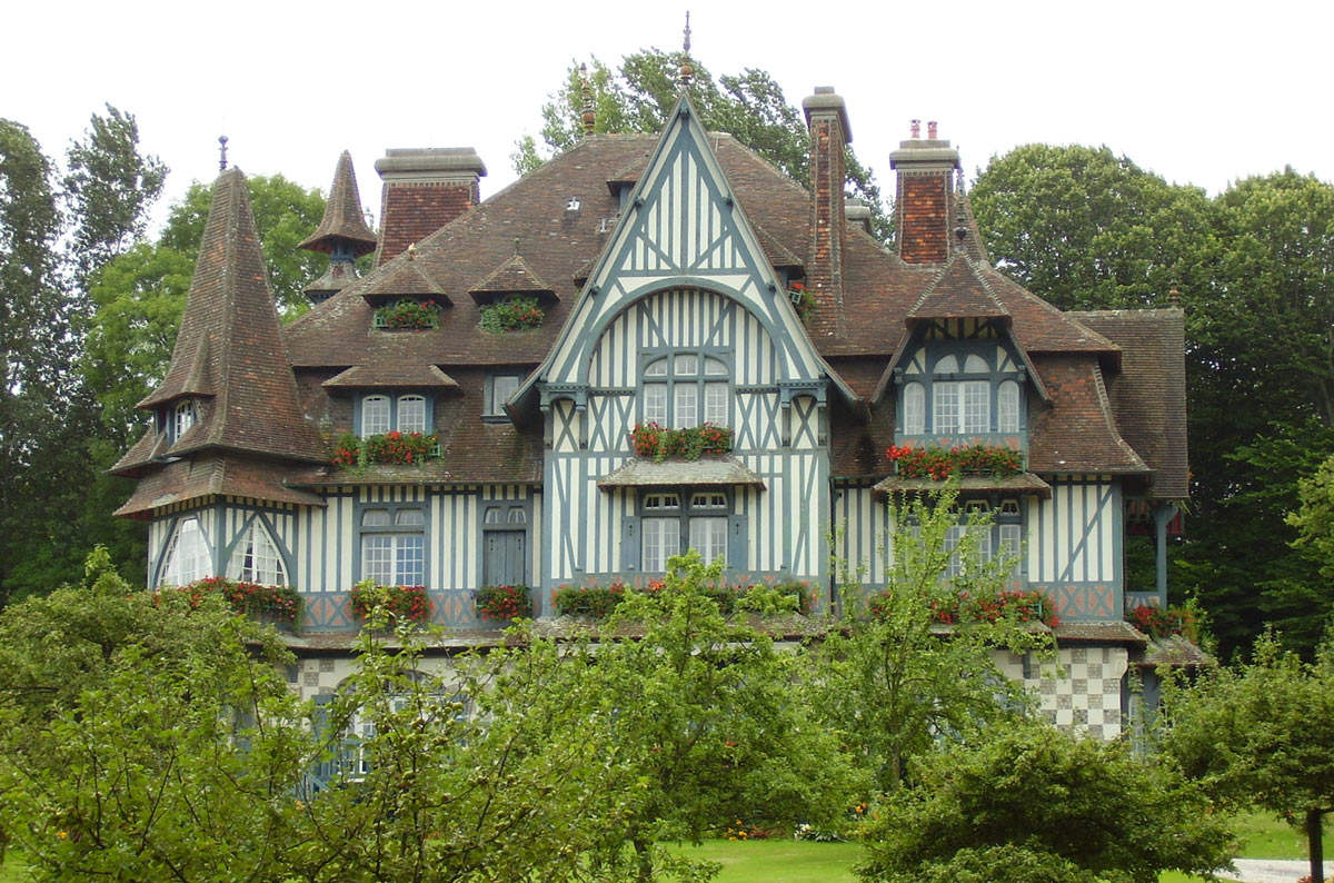 Фасады домов во французском стиле (45 фото)