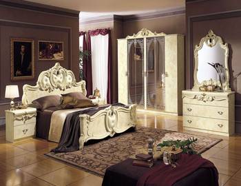 Дизайн интерьера спальни частного дома в стиле ампир.