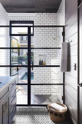 Фото ванной комнаты частного дома  в скандинавском стиле.