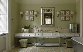 Пример ванной комнаты в классическом стиле.