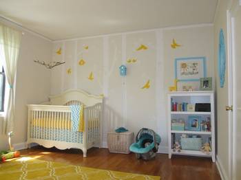 Дизайн детской комнаты в доме в скандинавском стиле.