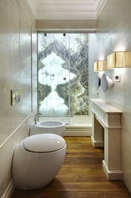 Дизайн интерьера ванной комнаты в загородном доме  в современном стиле.